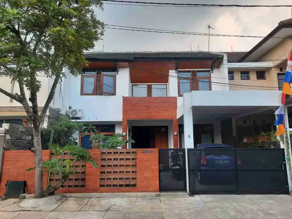 Rumah Bagus Siap Huni Akses Jalan Lebar Di Antapani