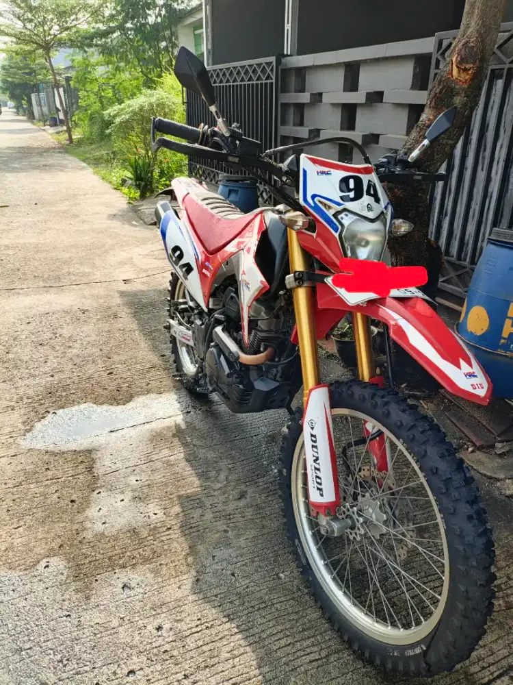 Honda CRF 150L tahun 2017 MULUS jarang dipakai terawat