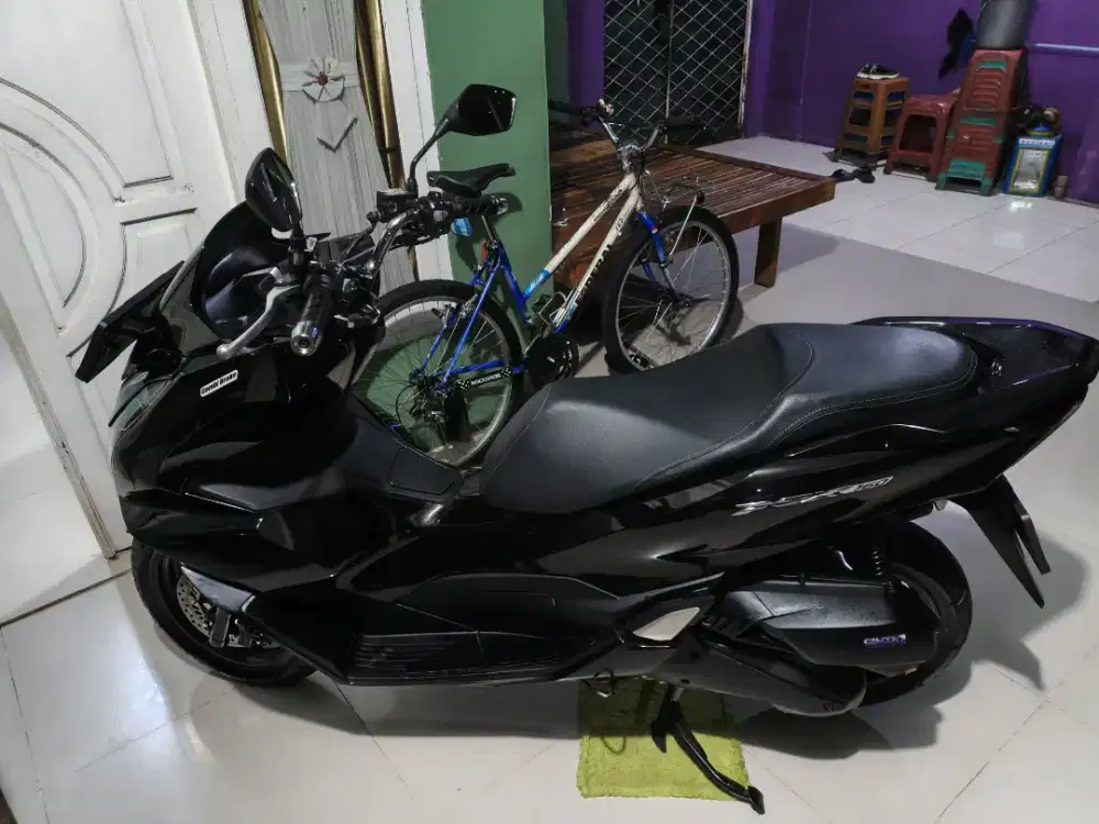 Pcx 2024 warna hitam