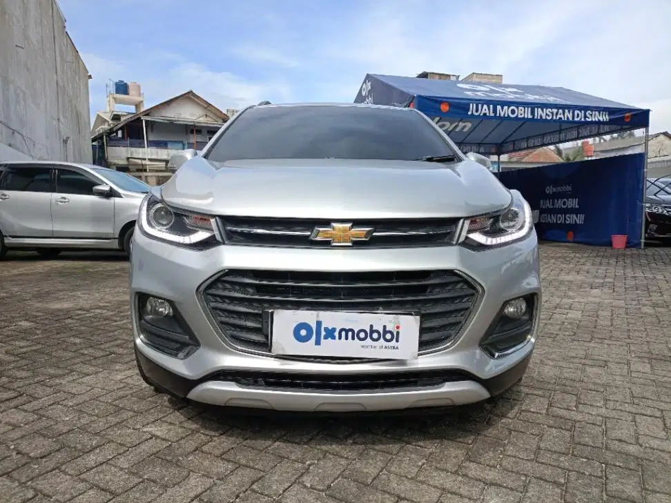 DP Rendah  8JT Chevrolet Trax 1.4 Turbo LTZ Bensin-AT 2017 Silver