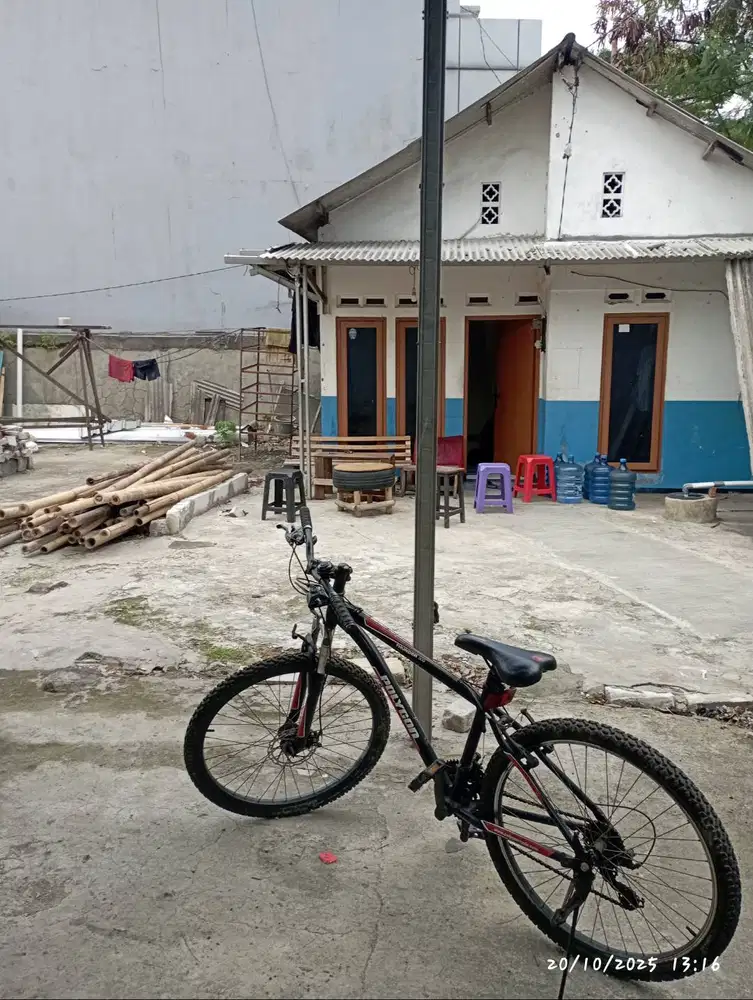 Tanah ada bangunan untuk pekerja