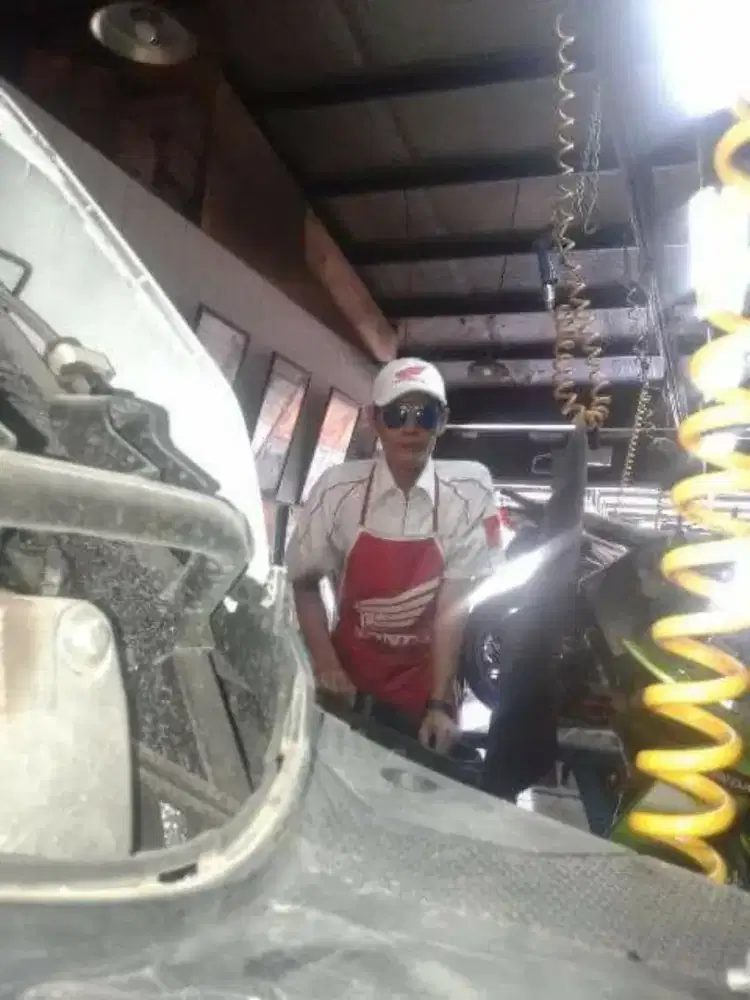 Cari oekerjaan mekanik motor