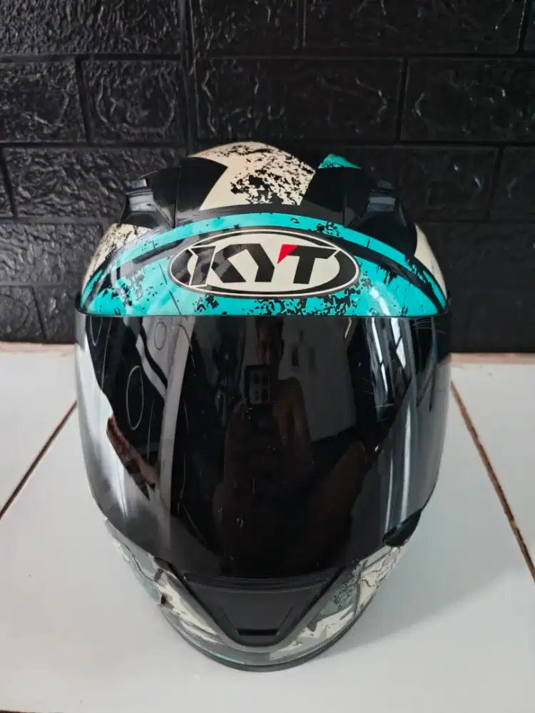Jual helm KYT R10