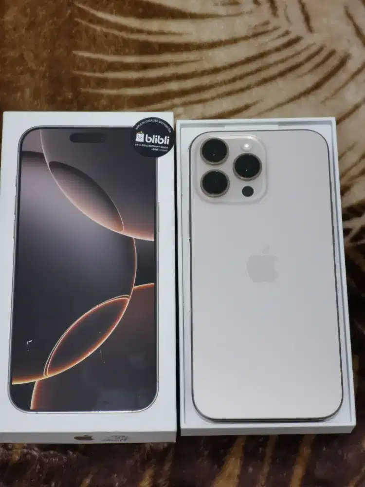 Iohone 16 pro max 256 GB desert titanium