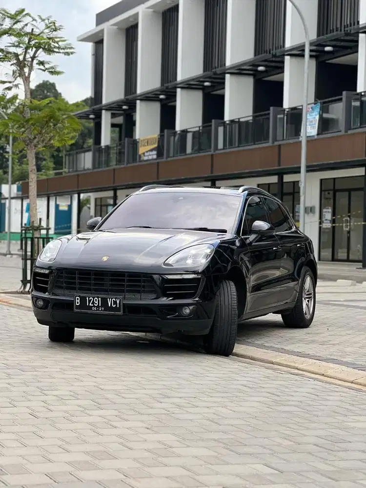 Porche macan 2017 kondisi terbaik terawat pemakaian apik