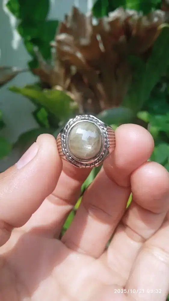 GREEN SAFIR MILKY