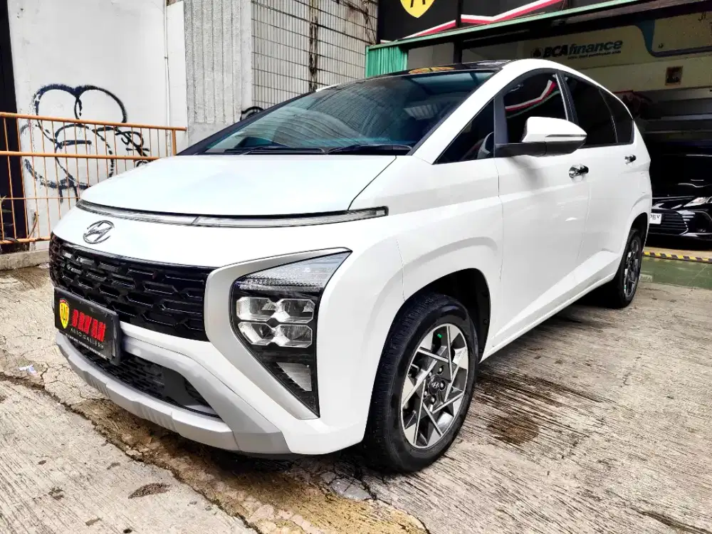 Hyundai Stargazer prime captain seat 2022 putih