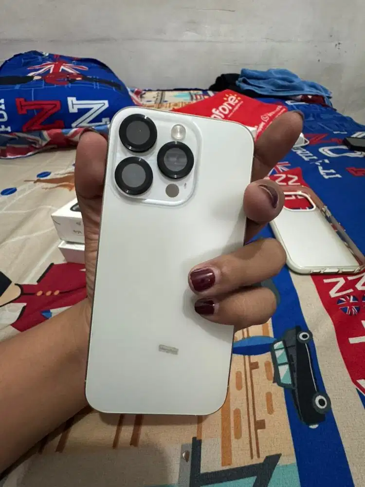 Iphone 15 pro white garansi ibox