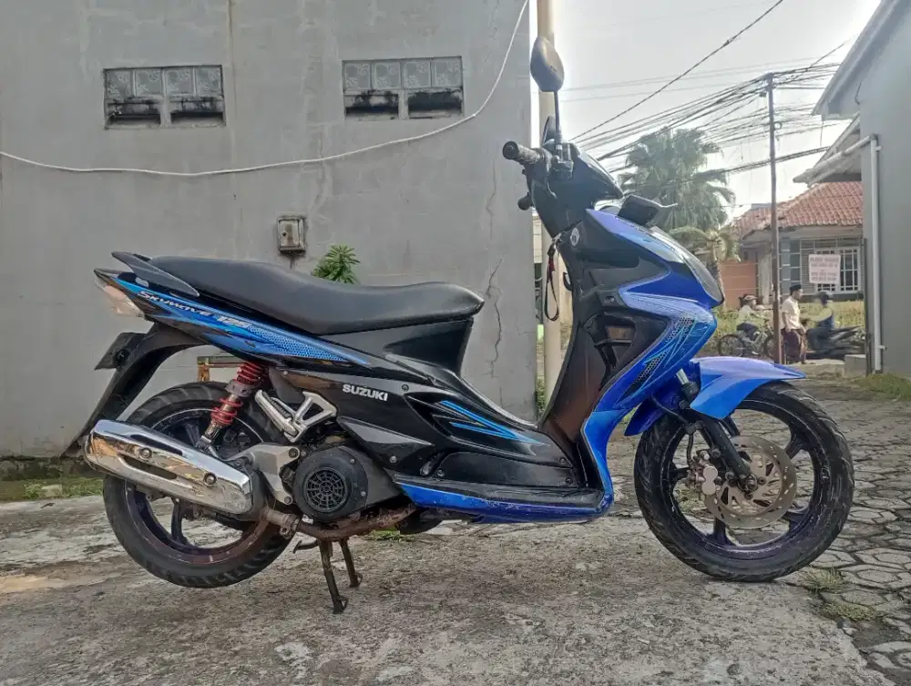 skywave 125 biru hitam 2010 istimewa