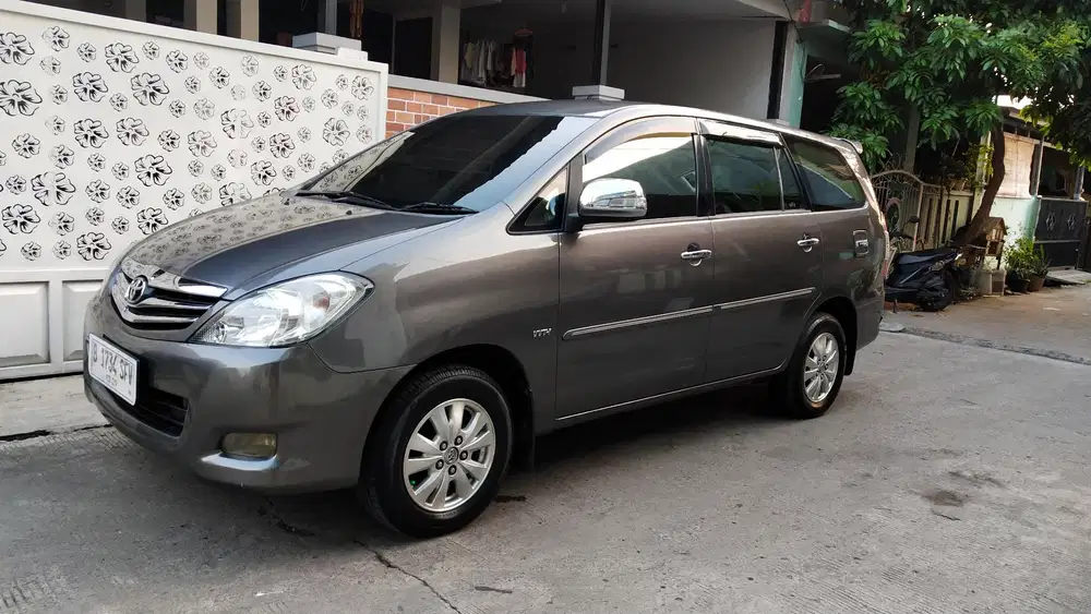 Toyota Kijang Innova 2009 Bensin