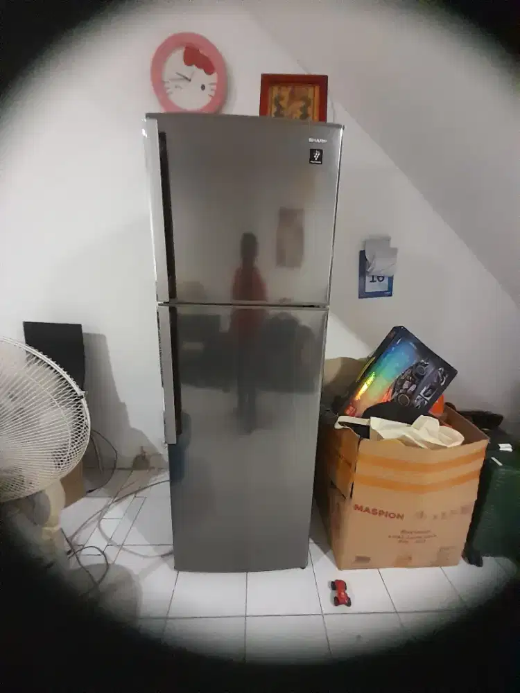 Sharp kulkas 2 pintu