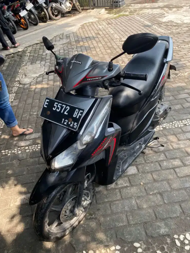 Vario techno tahun 2010 plat E Cirebon