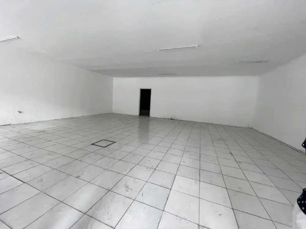 GEDUNG JEMURSARI SURABAYA AREA STRATEGIS UNTUK USAHA RON.A2780