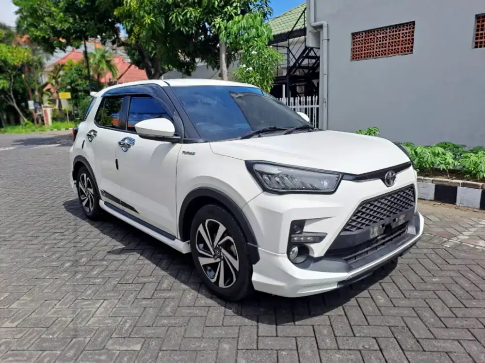 KM 28 RB TOYOTA RAIZE 1.0 GR SPORT TSS TWO TONE MATIC / AT 2021