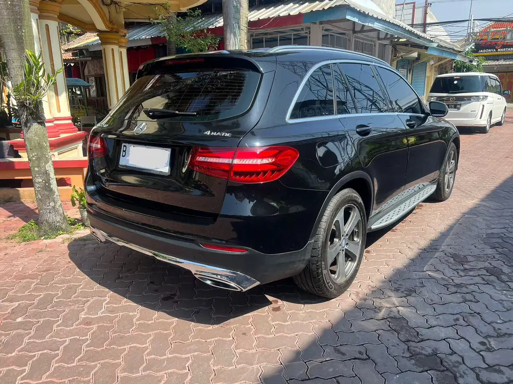 Mercedes-Benz GLC250 2016 Bensin