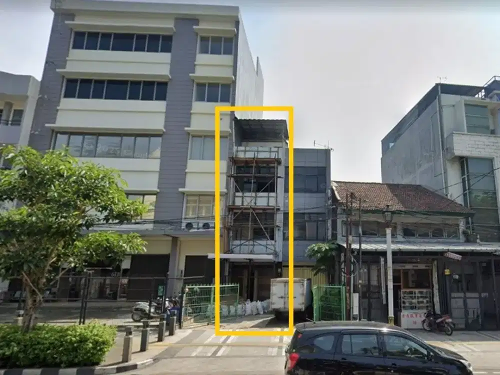 Disewakan Ruko 3,5 Lantai di Pegangsaan, Menteng