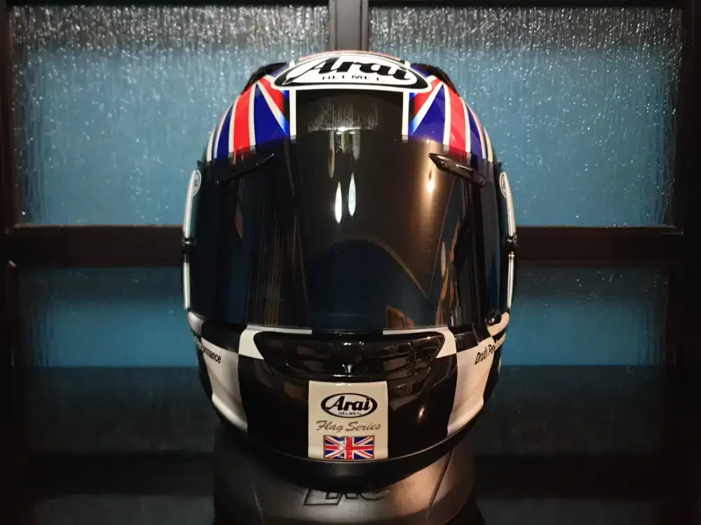 Helm Arai Quantum Flag UK Euro Market Size XL Visor DarkSmoke+ProShade