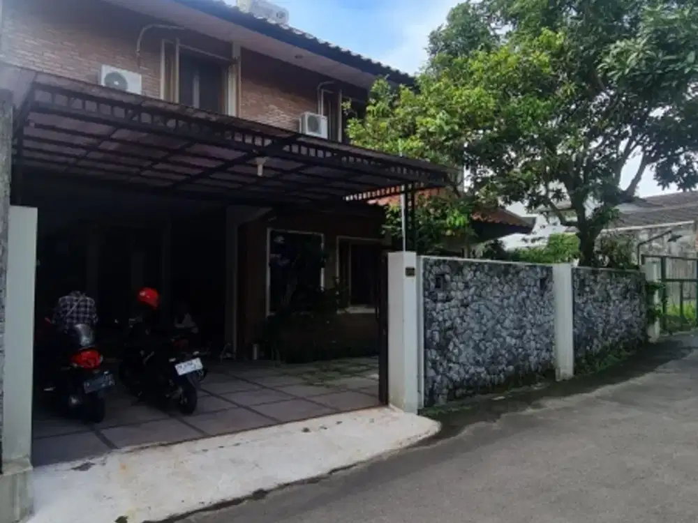 Rumah bagus bersih murah luas di jalan kaliurang km 7