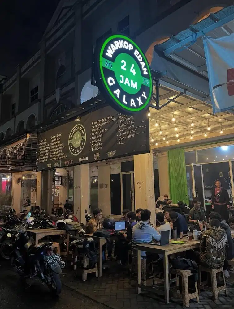 Karyawan Warkop