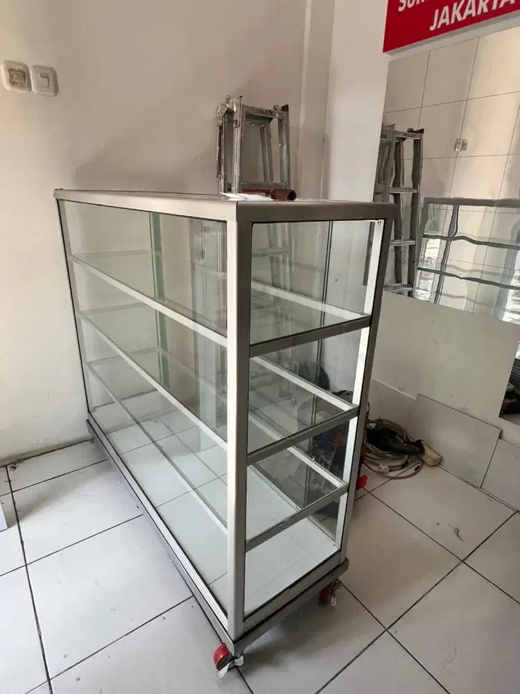Rak kaca aluminium dengan roda, 4 rak,