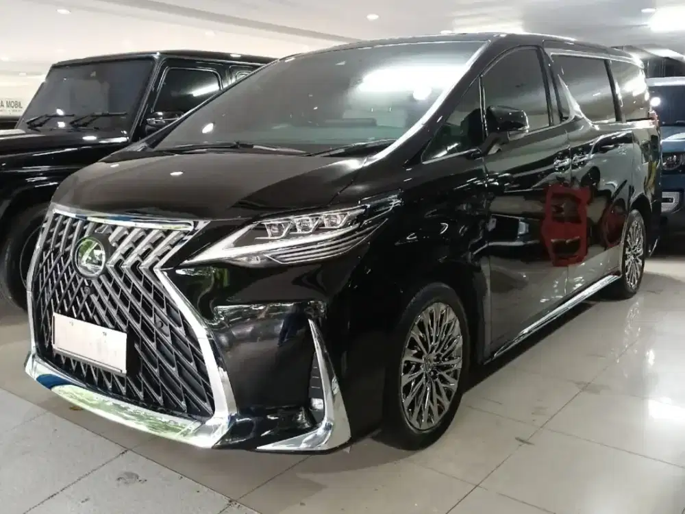 LEXUS LM350 7 SEATER 2023