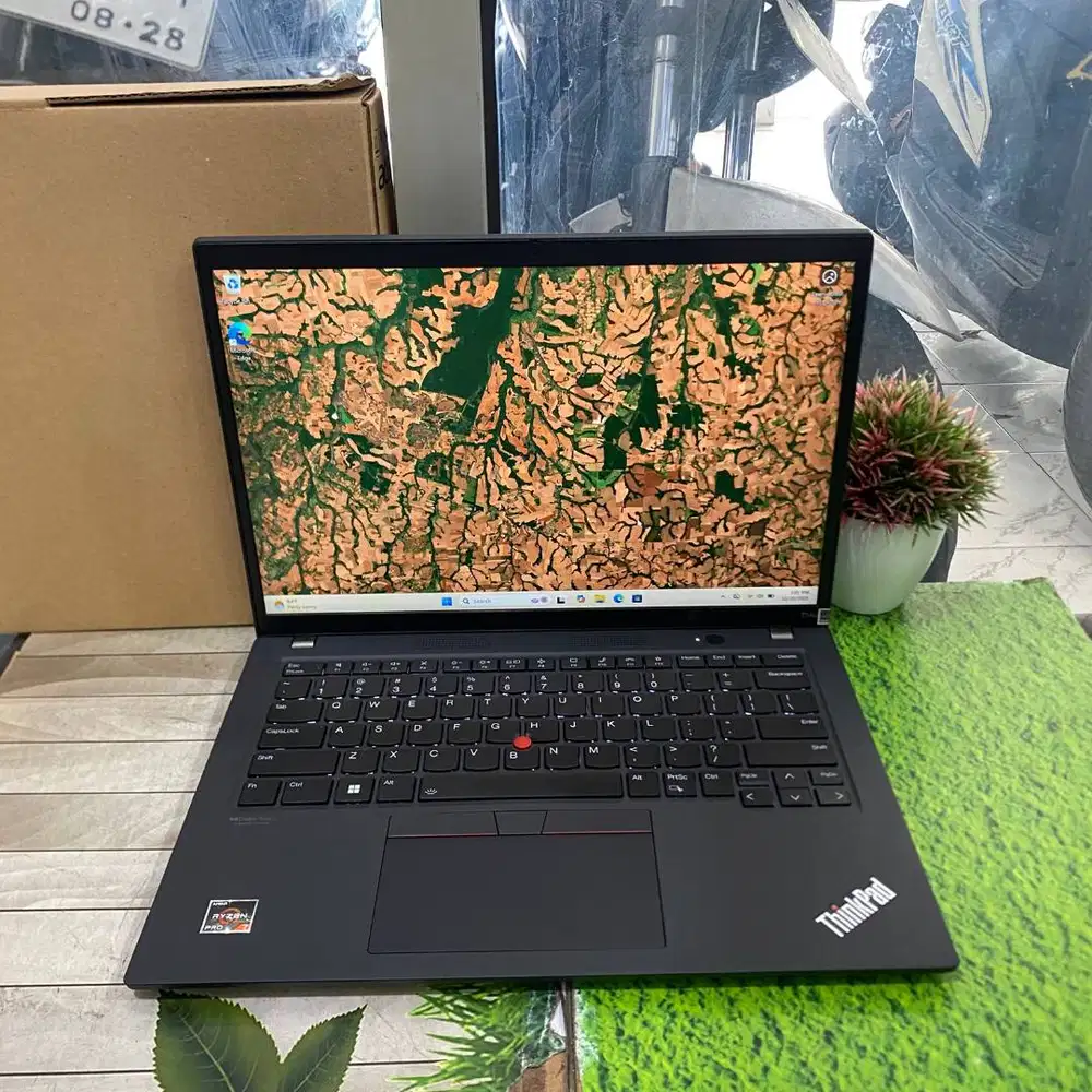Lenovo Thinkpad T14s Ryzen 7 Pro-6850U RAM 16GB SSD 256GB 14FHD Win11