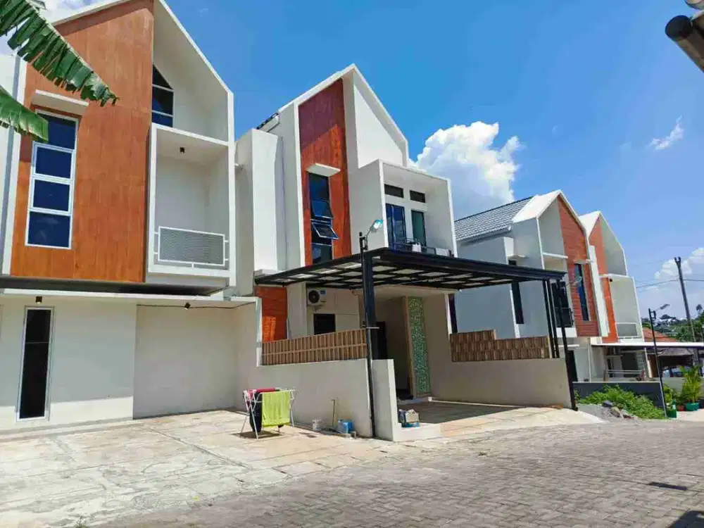 Miliki Segera Hunian mewah 2 lantai harga super murah di Banyumanik Unit Terakhir Pudakpayung Townhouse