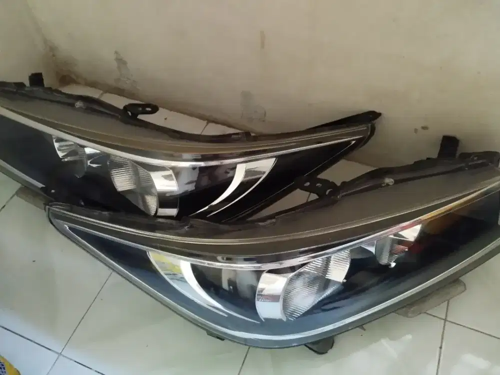 Jual Lampu Depan Innova Reborn G