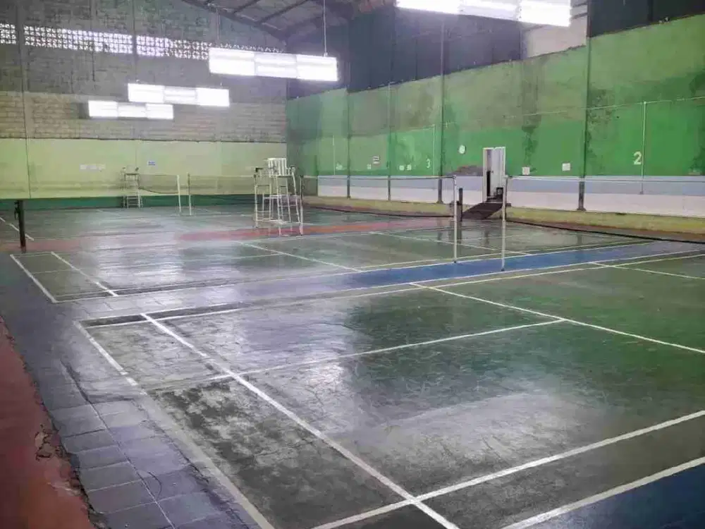 jual gor badminton 4 lapang dan kostkostan 18 kamar cisitu dago