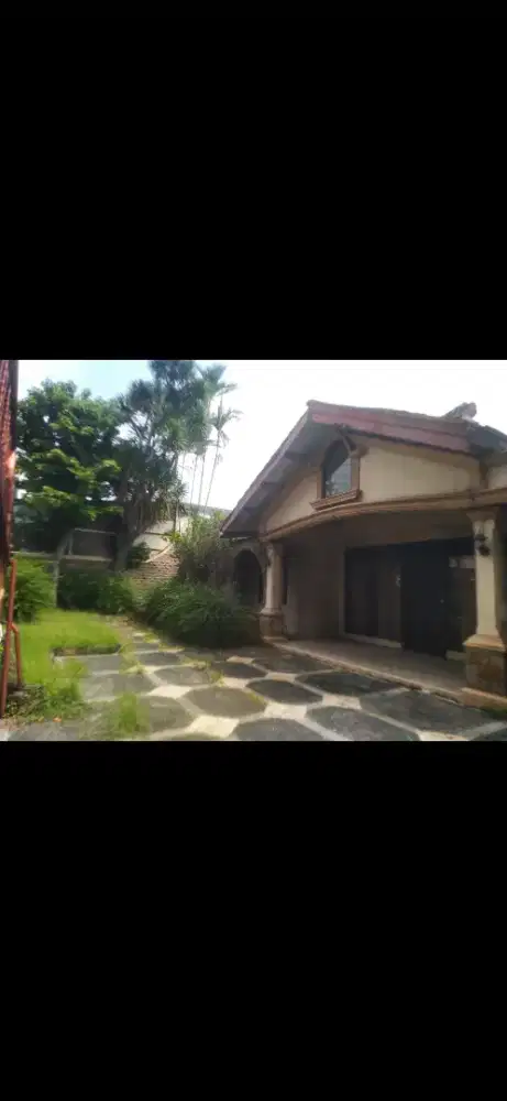 Disewakan rumah untuk usaha depan jalan raya 2 arah