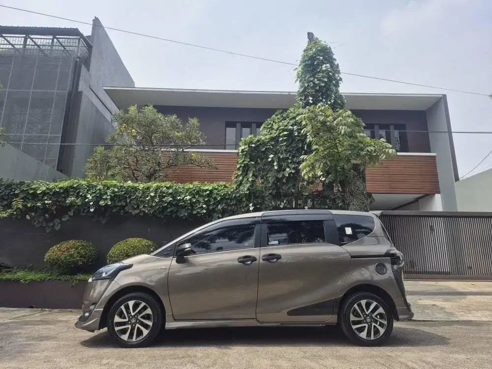 Toyota Sienta Q AT 2017 Km25rb