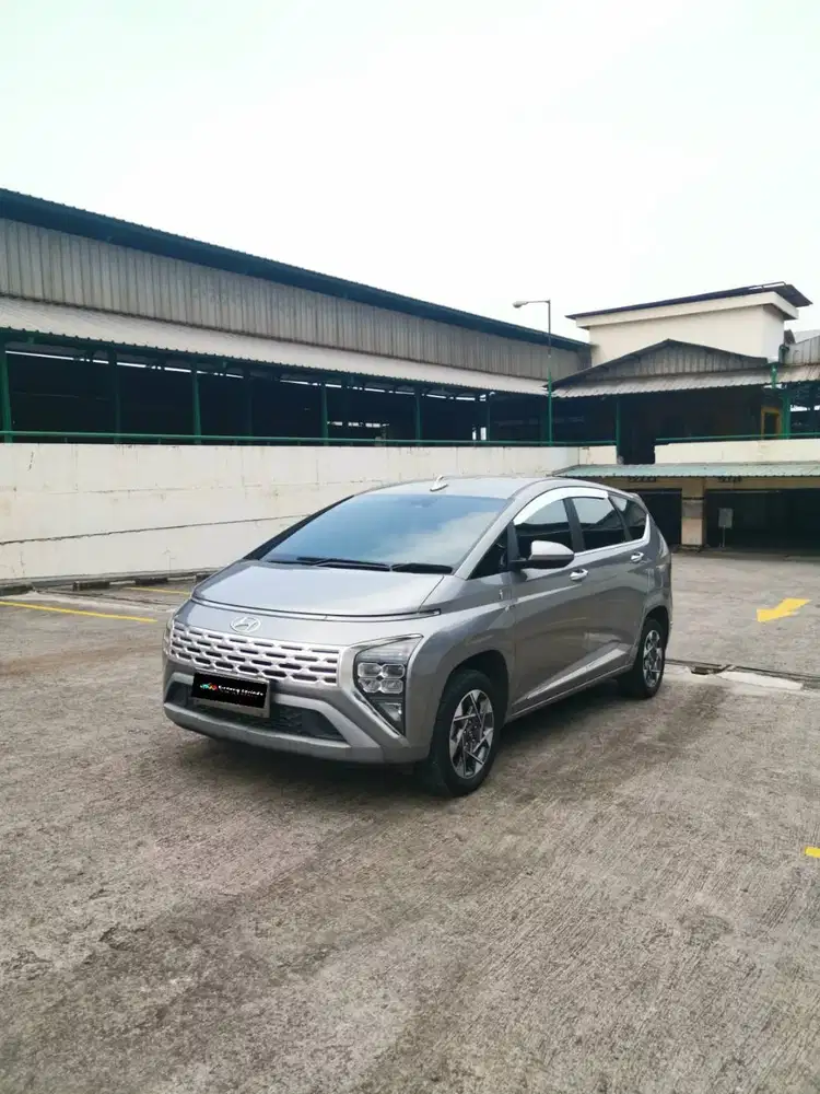 Hyundai Stargazer Prime 1.5 AT  2023 captain seats