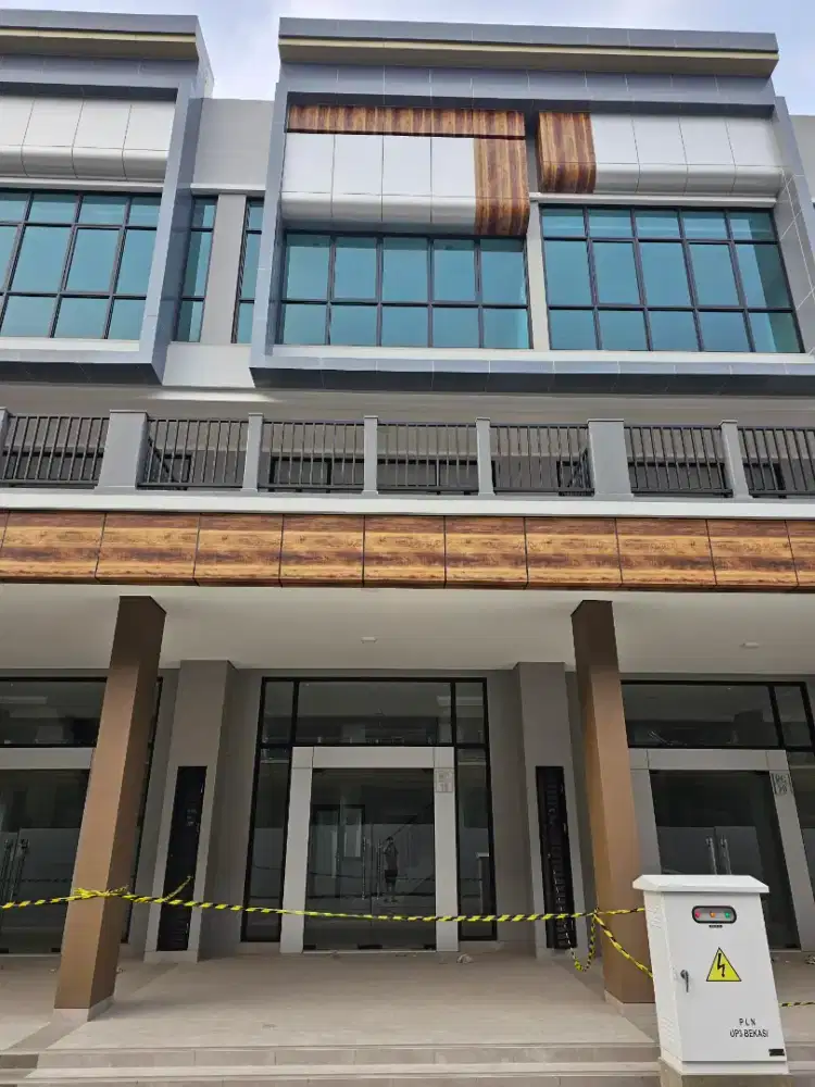DISEWAKAN RUKO CRYSTAL SUMMARECON BEKASI