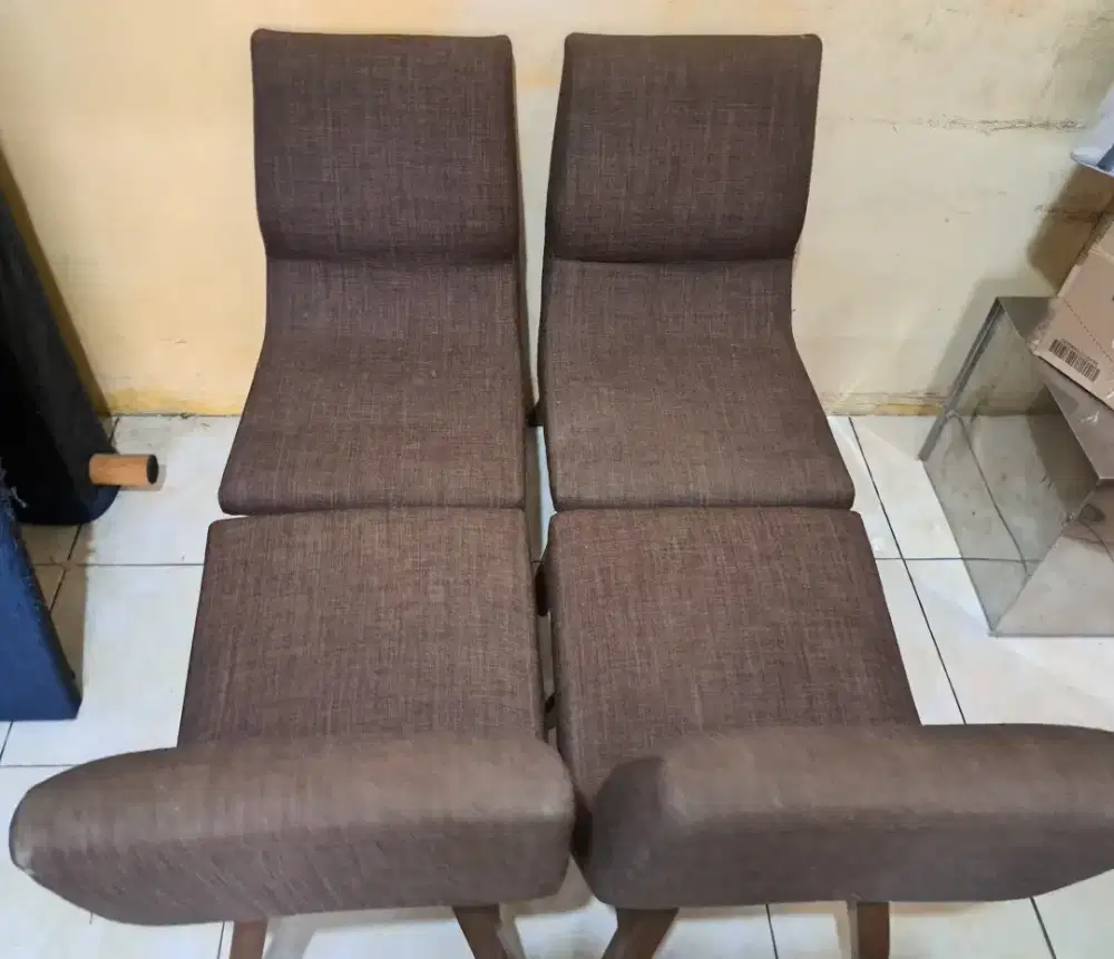 Meja Makan Satu Set merk informa
