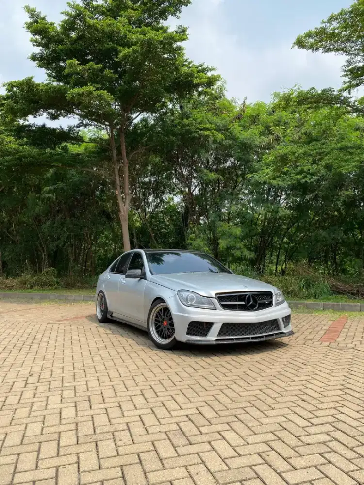 Mercy Mercedes Benz W204 C200 CGI (CKD) 2012
