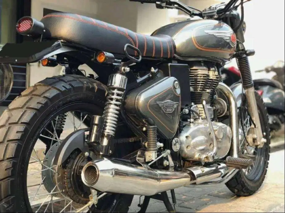 Ngeblarrrr...  FS RE Bullet 500 (masih karbu)