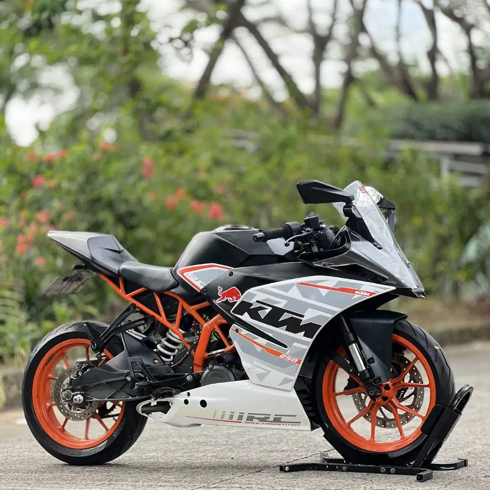KTM RC 250 ABS PUTIH 2017 KM 19K PAJAK PANJANG NO MINUS