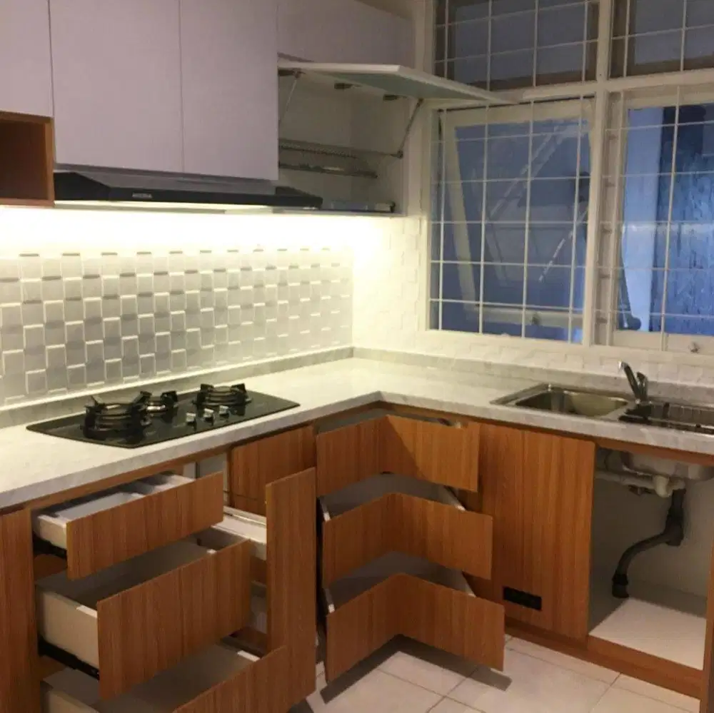 Custom Interior Kitchen Set, Backdrop TV, Lemari, Wardrobe, Kitchenset