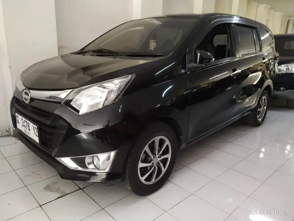 sigra r 1.2 m/t 2019.hitam G
