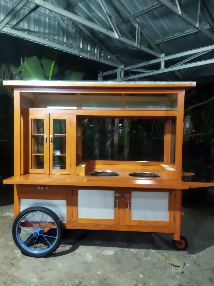 Gerobak mie ayam, bakso roda 3 full kaca