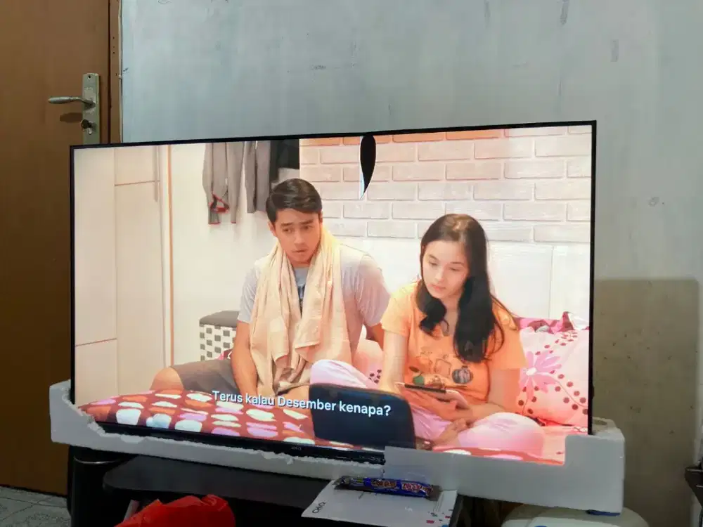 TV Televisi Chiq by Changhong 43 Inch C43MT1