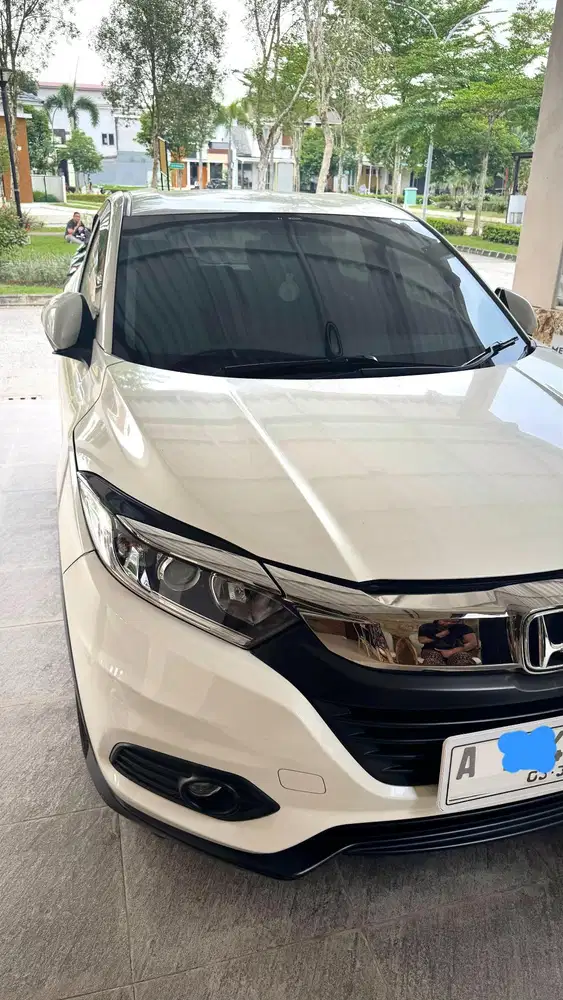 Honda HR-V tipe E CVT putih LOW KM! Service Record nik 2019/2020
