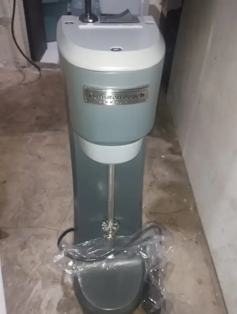 Mixer/milkshake machine