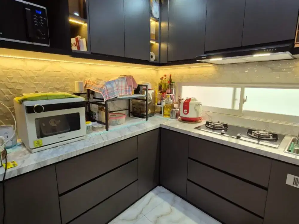Dijual Rumah Semi Furnished di Kencana Loka BSD