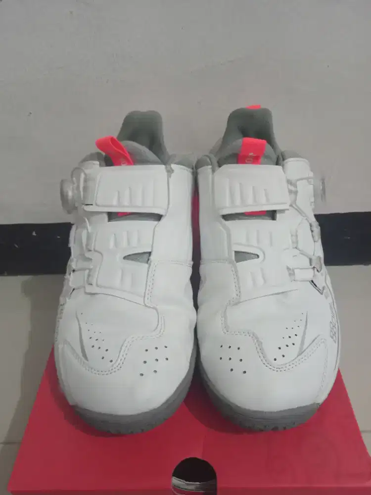 Sepatu Yonex 88 dial