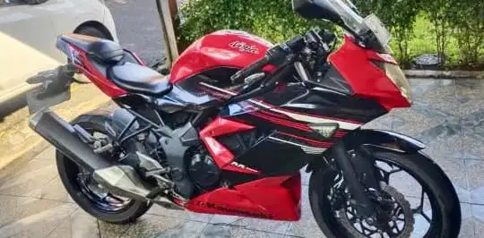 Motor Ninja Kawasaki 250 CC FREE HELM KYT FULL FACE