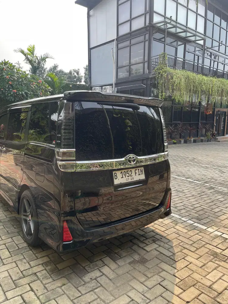 Toyota Voxy 2018 Bensin