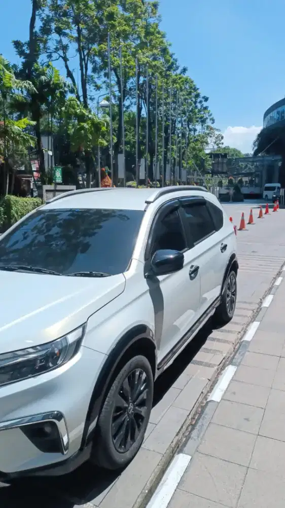 Rental dan private mengemudi