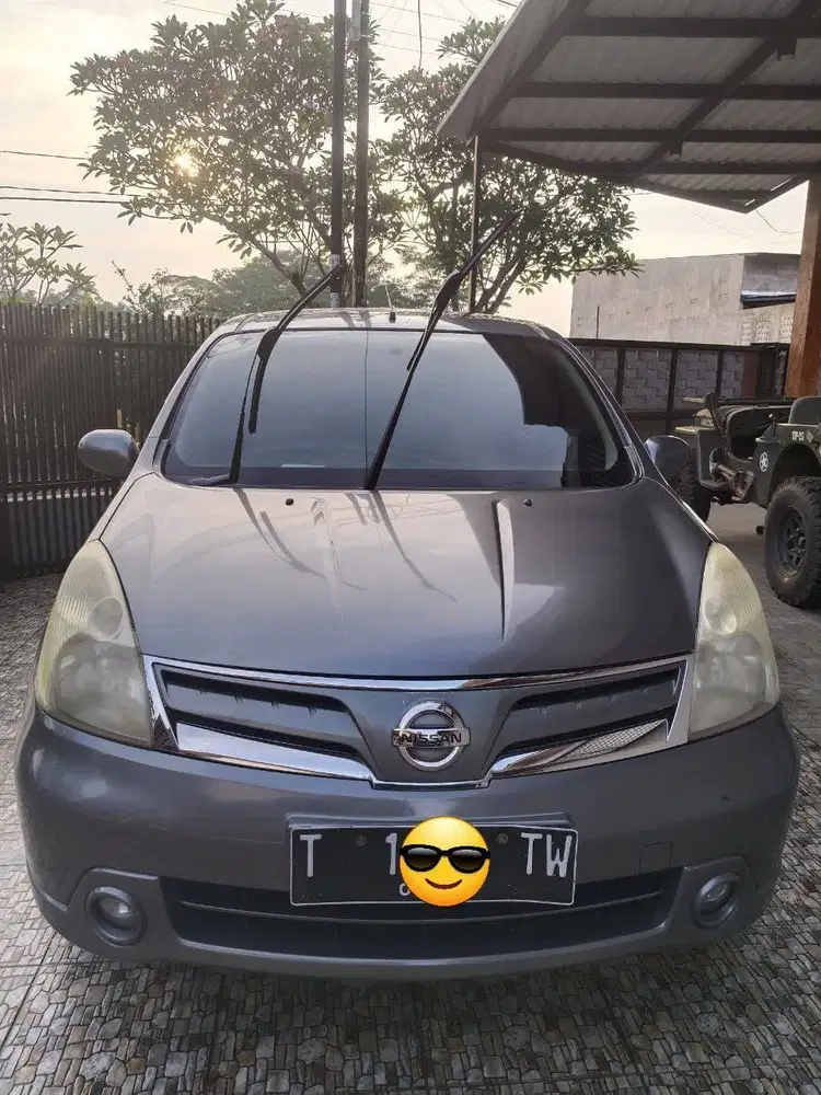 DIlepas tangan Pertama Nissan Grand Livina XV MT 2011