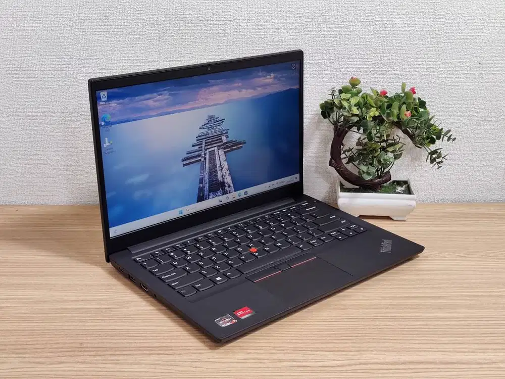 Lenovo Thinkpad E14 GEN 2 Ryzen 7 8GB/256GB Laptop Kerja Kantor Kuliah